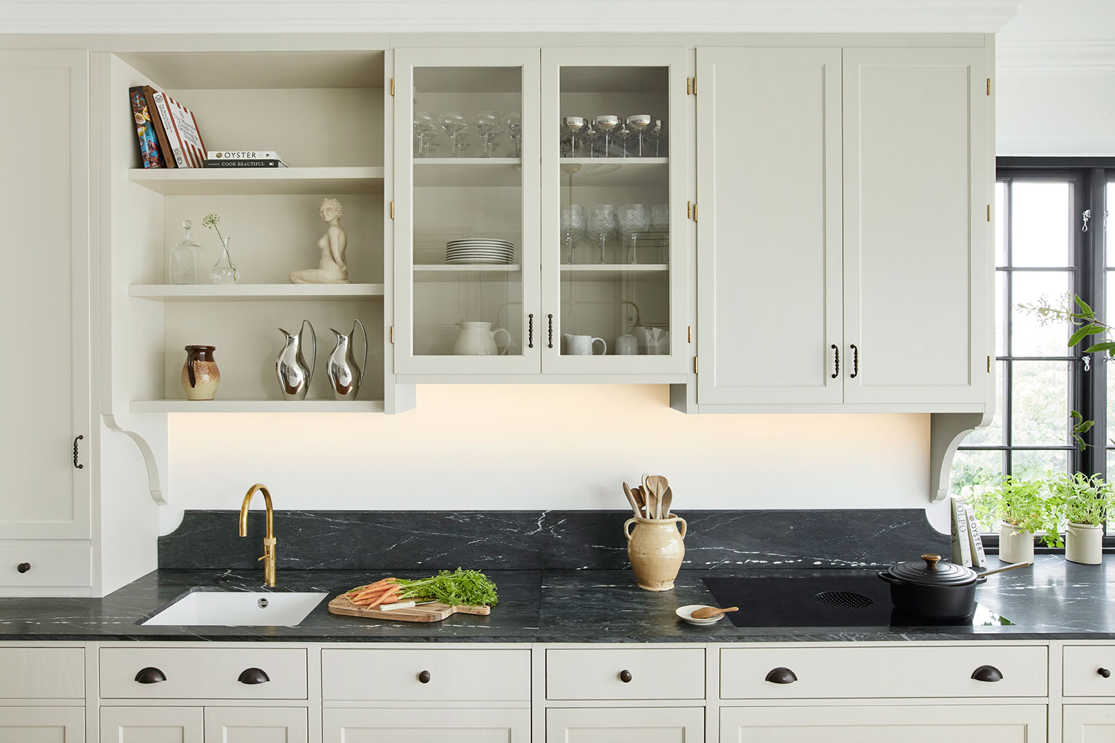 Køkkeninspiration: Design dit drømmekøkken i snedkerkvalitet